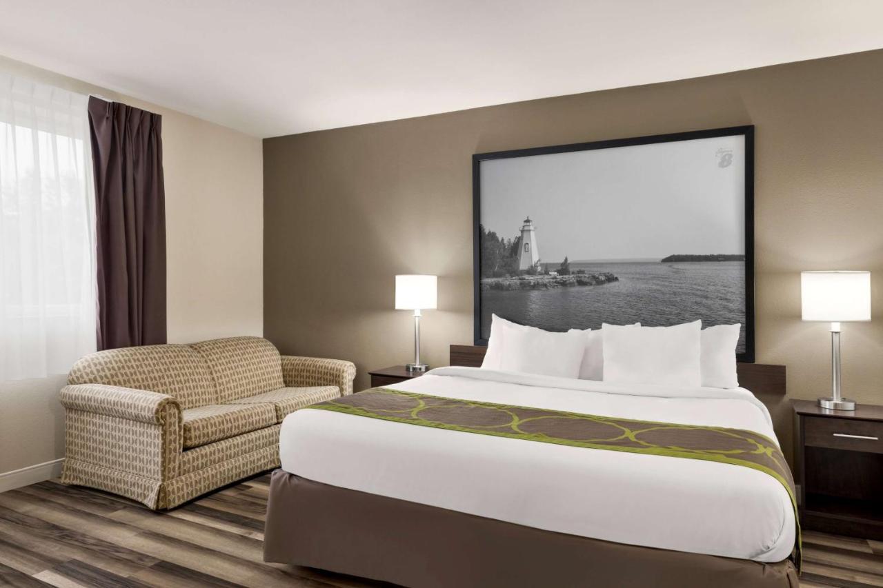 Super 8 By Wyndham Sarnia On Hotell Exteriör bild